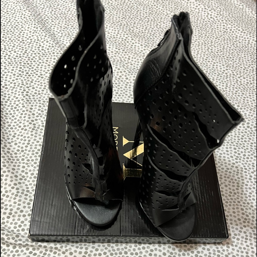 Women heels size 8